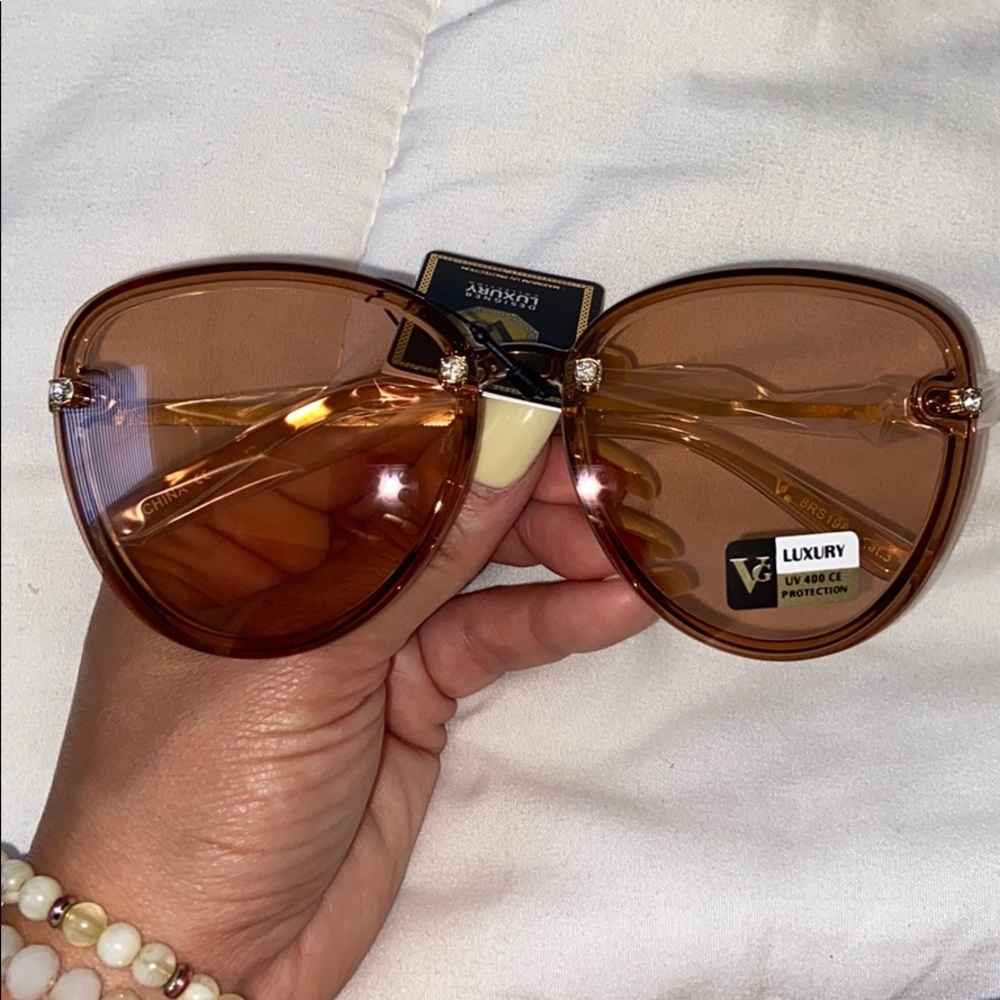 BRAND NEW 🕶 Oval Rhinestone Shades - Picture 3 of 3